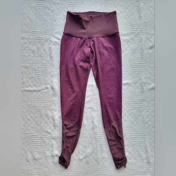 Lululemon Sweaty Endeavor Mesh Activewear Leggings -  Tight Star Pixel Raspberry - Picture 2 of 10